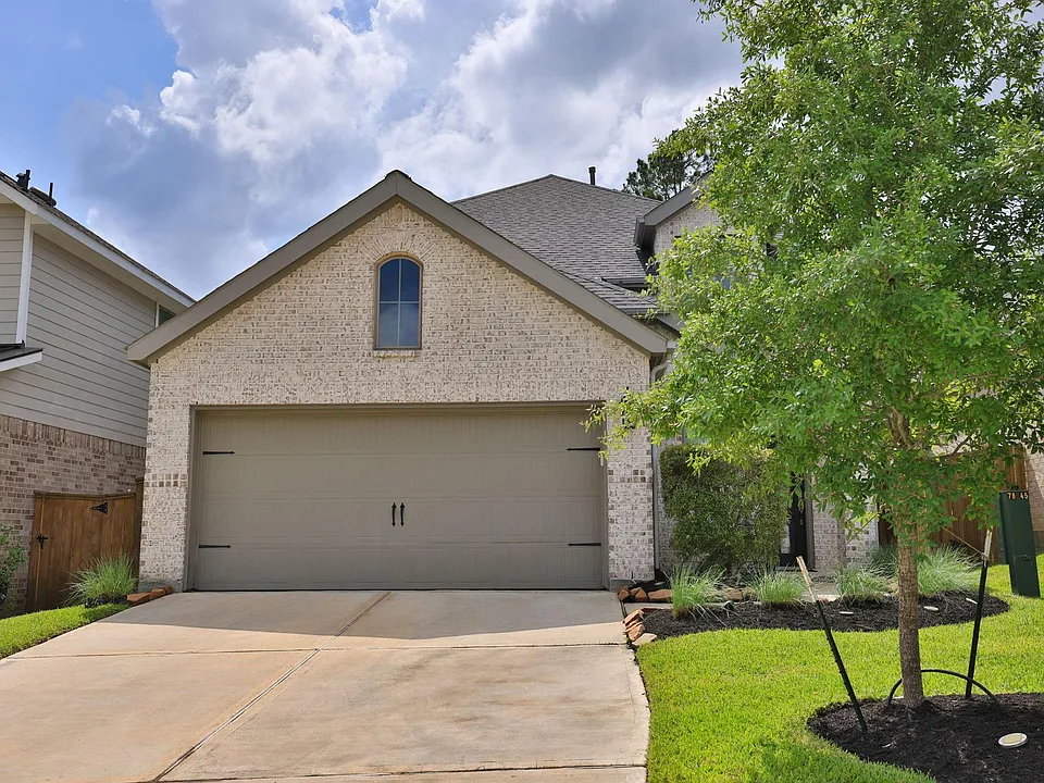 317 Rise Ln