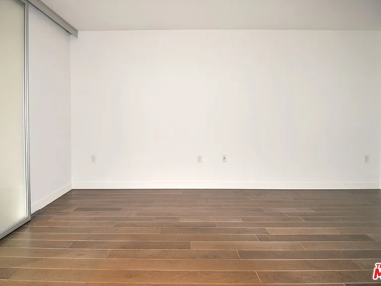 901 S Flower St #709 — Photo 15
