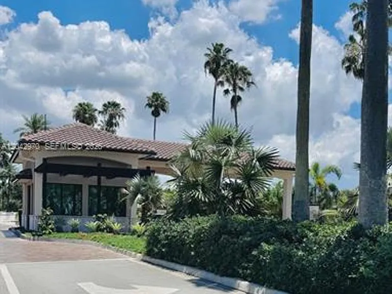 10320 Guatemala St #10320 — Photo 17