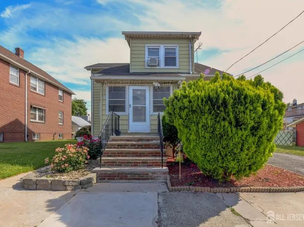 51 Jeanette St, Carteret, NJ 07008