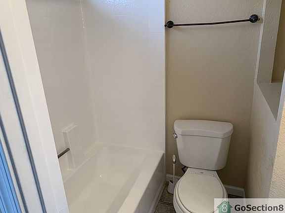 5th image of 1529 W Garfield St #8