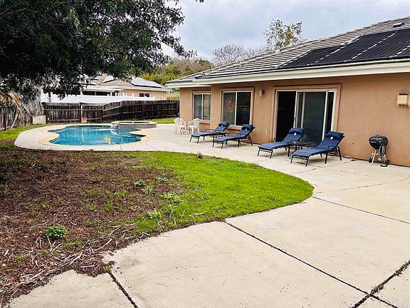 3rd image of 2399 Paige Cir