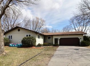 304 11th St SE, Barnesville, MN 56514