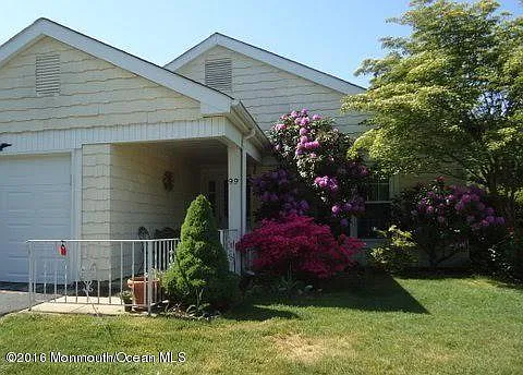 99 Buckingham Dr photo 1