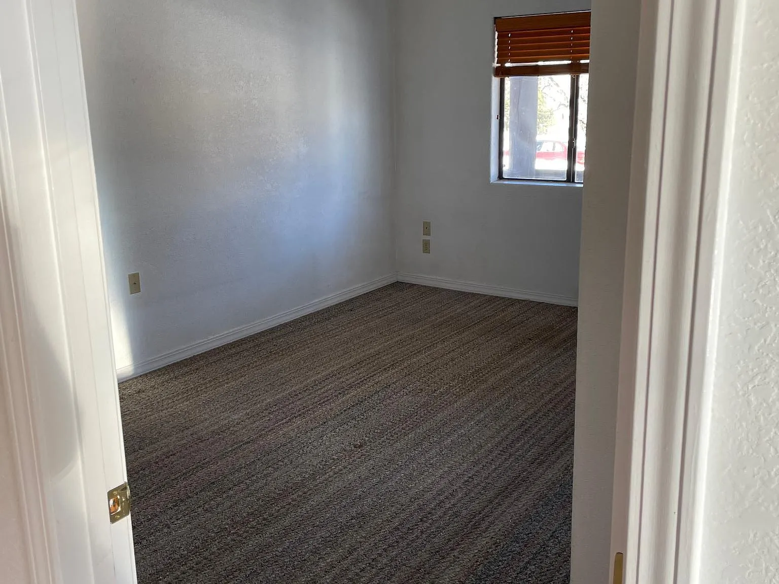 2 bed, $1,900 — Photo 4