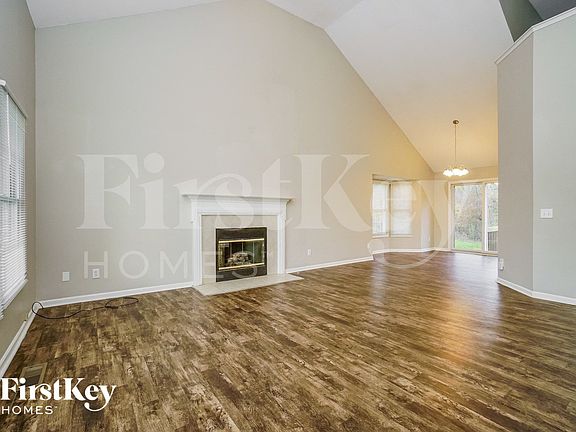 3rd image of 2673 Cross Creek Ave