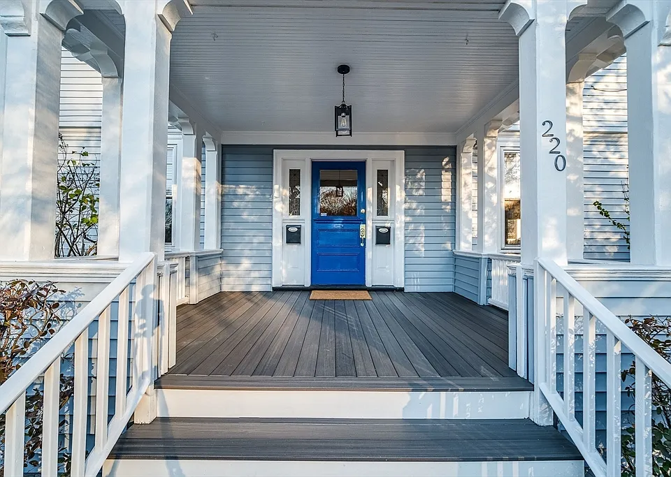 220 Lowell Ave #1