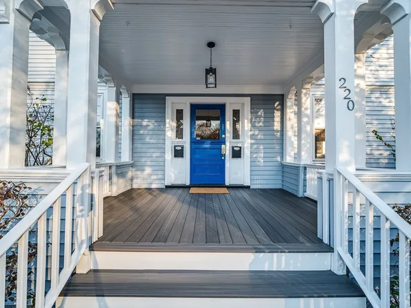 220 Lowell Ave #1, Newtonville, MA 02460