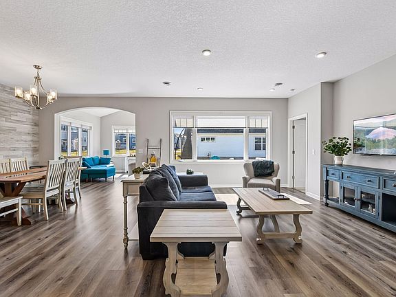 3rd image of 4705 Lavender Ln