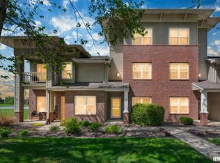 11217 Oakwood Dr #3, Peoria, IL 61615