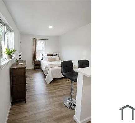407 Capitol Dr #1 — Photo 1
