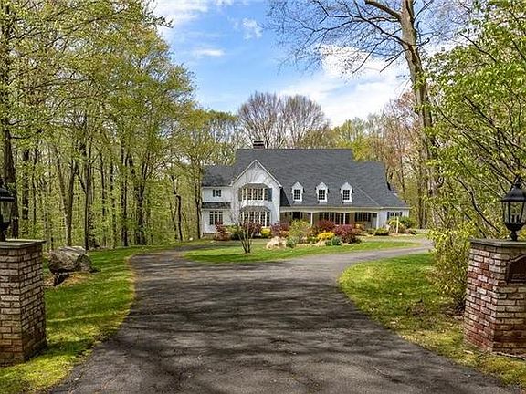2nd image of 91 Knollwood Ln