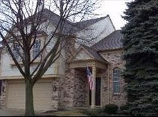 124 Chambord Ct, Bloomingdale, IL 60108