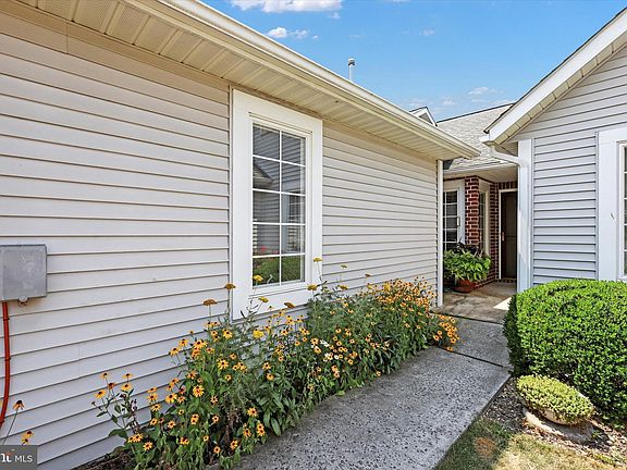 3rd image of 3847 Farmstead Dr