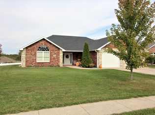 210 Spring Ave, Holts Summit, MO 65043