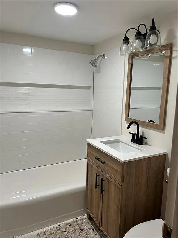 4 bed, 1970 sqft, $2,450 — Photo 4
