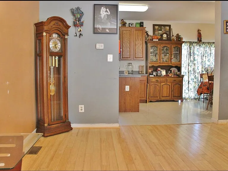 3704 Armory Ln — Photo 4
