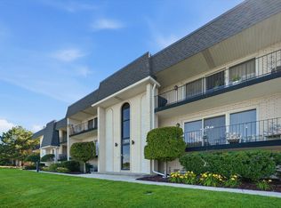 15712 Old Orchard Ct Unit 1S, Orland Park, IL 60462