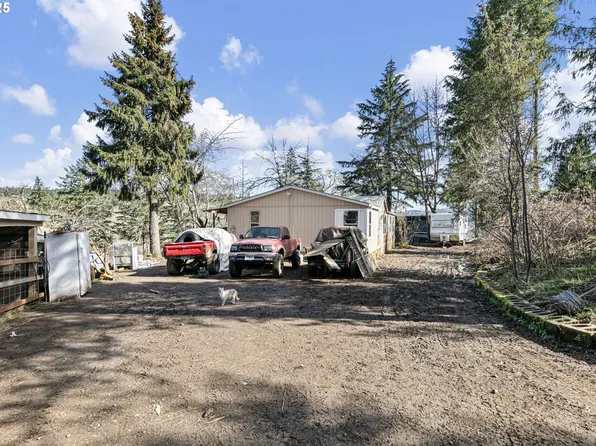 213 Hilltop Dr, Oakland, OR 97462