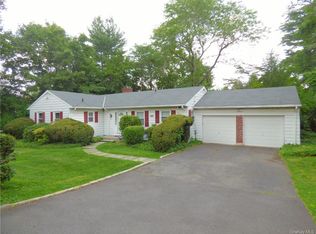 32 Stonehouse Rd, Scarsdale, NY 10583