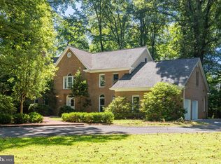 2548 Five Oaks Rd, Vienna, VA 22181