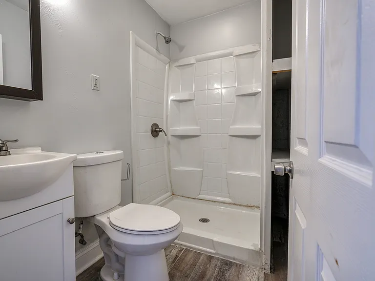 1600 Plum St #1 — Photo 4
