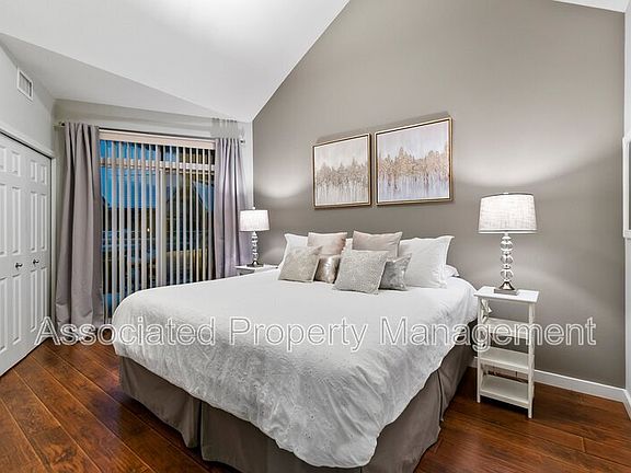 3rd image of 1088 Sunset Dr Unit 644