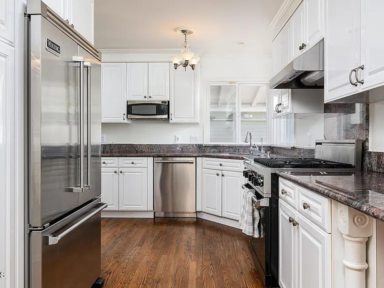 4819 Crown Ave — Photo 9