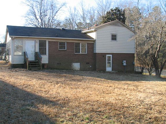 3rd image of 100 Rockledge Dr