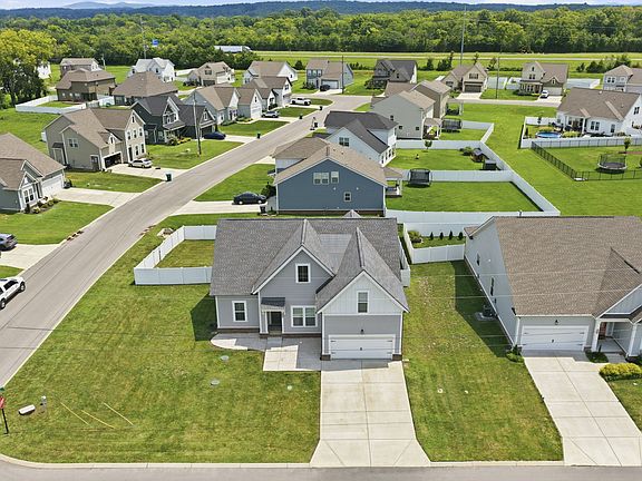 2nd image of 501 Janis Ln