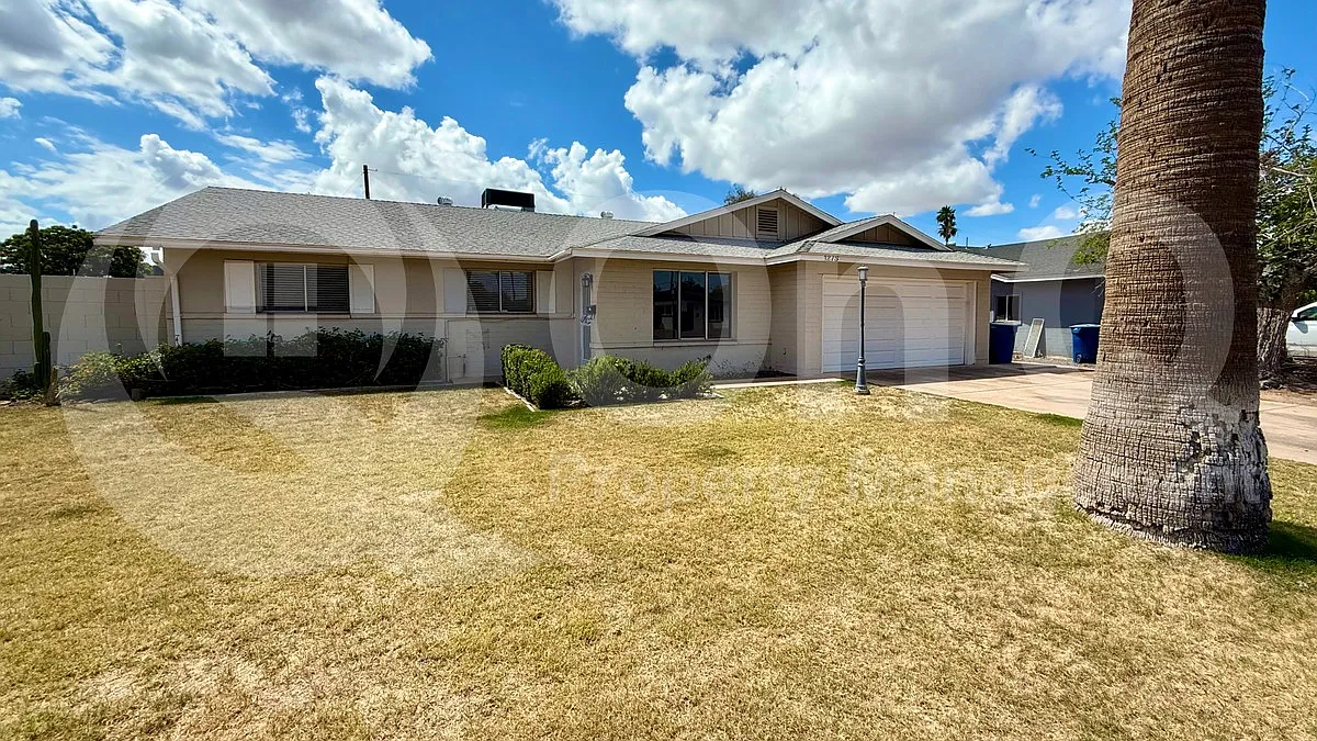 4 bed, 2.0 bath, 2064 sqft, $2,599 — Photo 2
