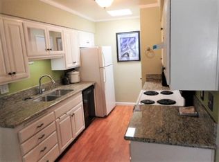 31 Dearborn Pl APT 34, Goleta, CA 93117