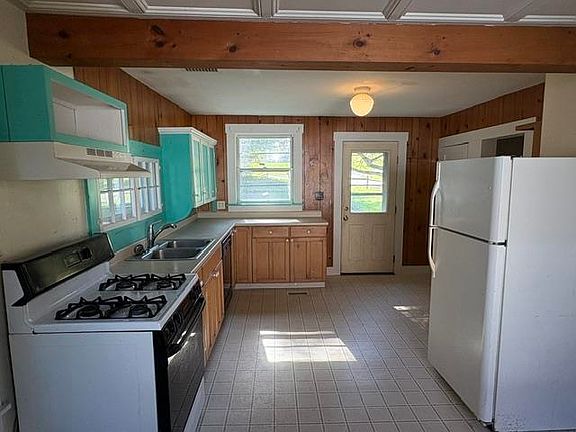 5th image of 77 Sand Hill Road