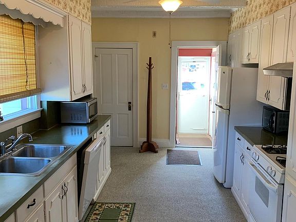 3rd image of 224 E Alta Vista Ave