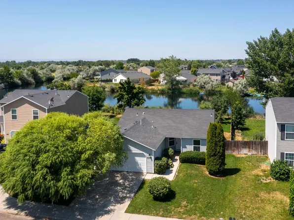 1045 S Arrowrock Ave, Middleton, ID 83644