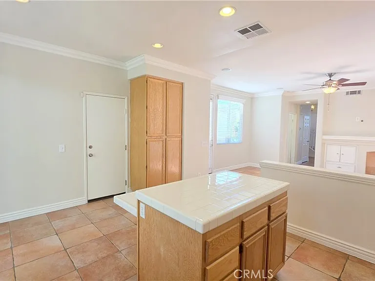 324 Lydia Ln — Photo 8