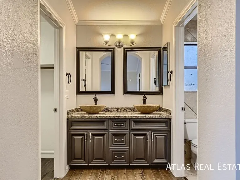 8834 W Willowbrook Dr — Photo 8
