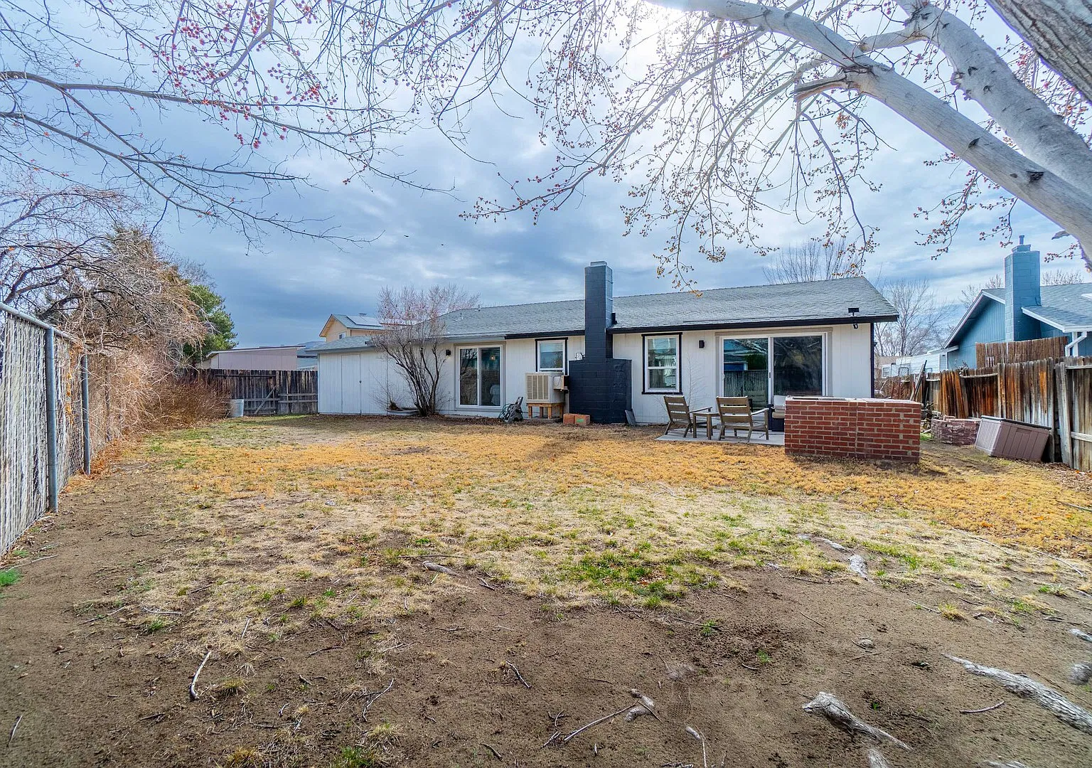 Pinewood Dr — Photo 4