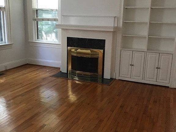 5th image of 1055 Cambridge Cres APT 1