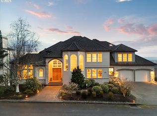 9228 NW McKenna Dr, Portland, OR 97229