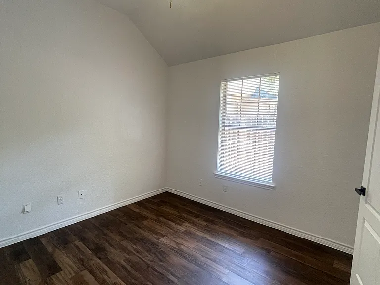 1808 Pearce Ct — Photo 13