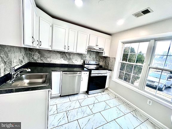 5th image of 1338 Redbud Ct