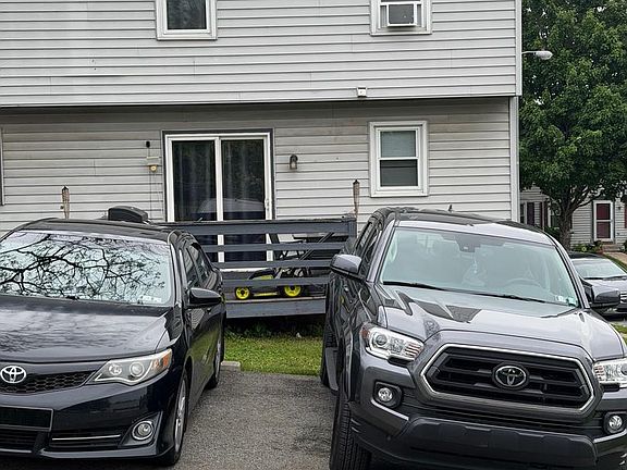 4th image of 698 Topaz Dr