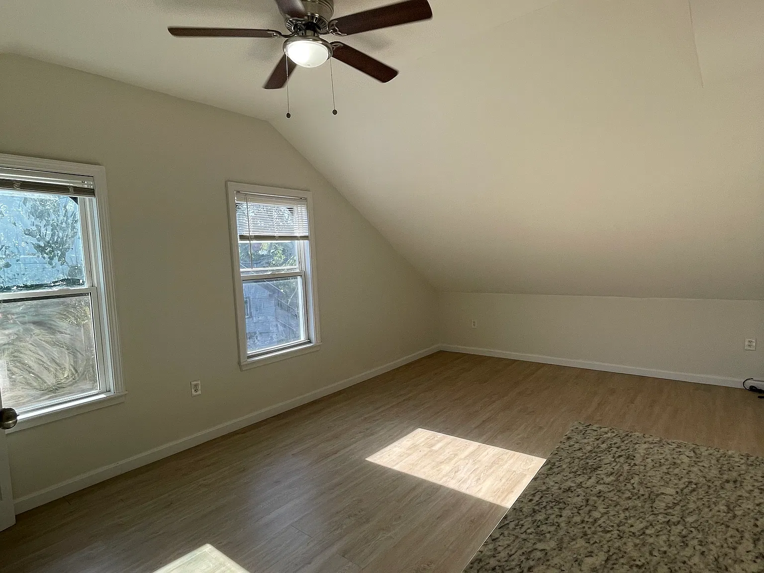 3 bed, 912 sqft, $2,150 — Photo 2