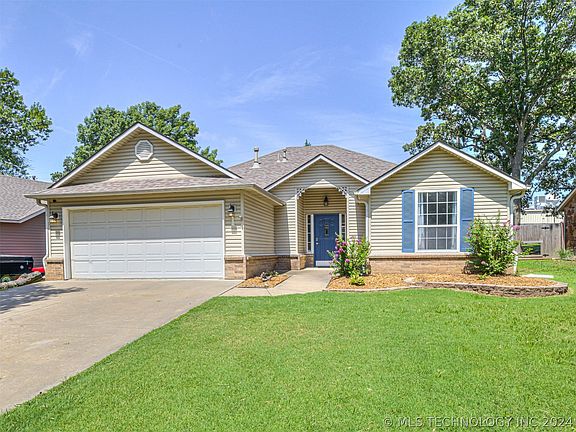 2nd image of 509 Antry Pl