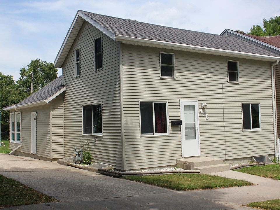1st image of 418 Center Ave
