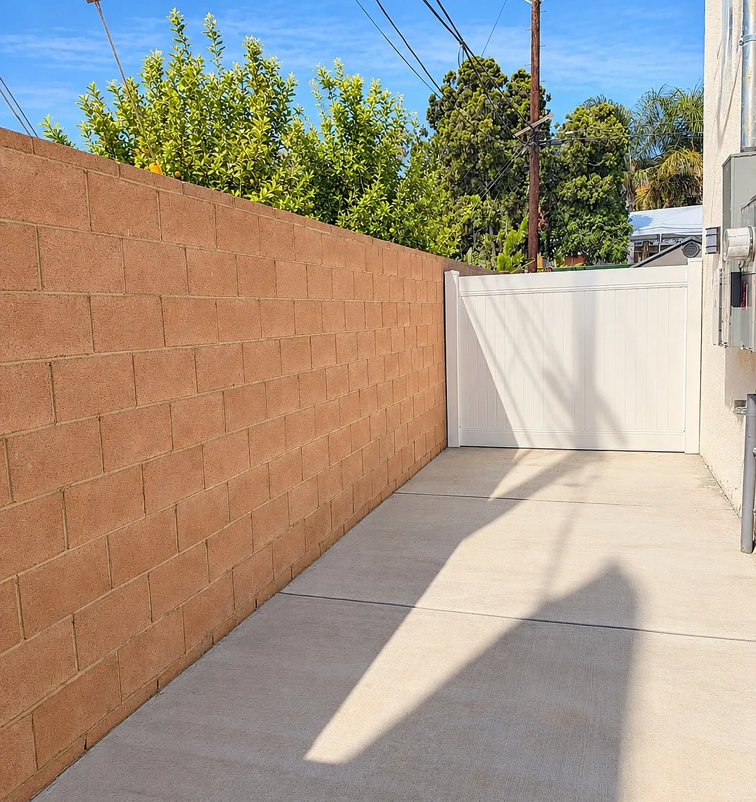 2 bed, 2.5 bath, 1200 sqft, $3,500 — Photo 3
