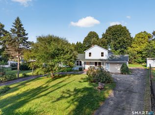 27 Old Norwich Road, Waterford, CT 06375