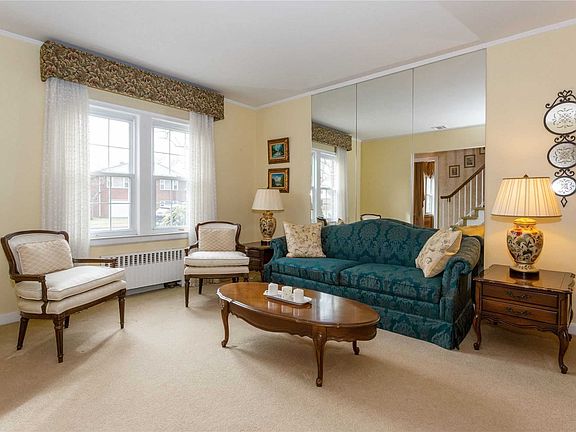 3rd image of 5 Mulberry Ave