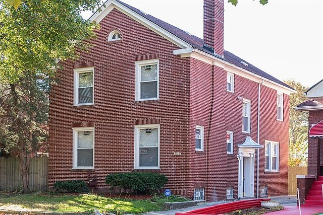 1st image of 7740 S Crandon Ave